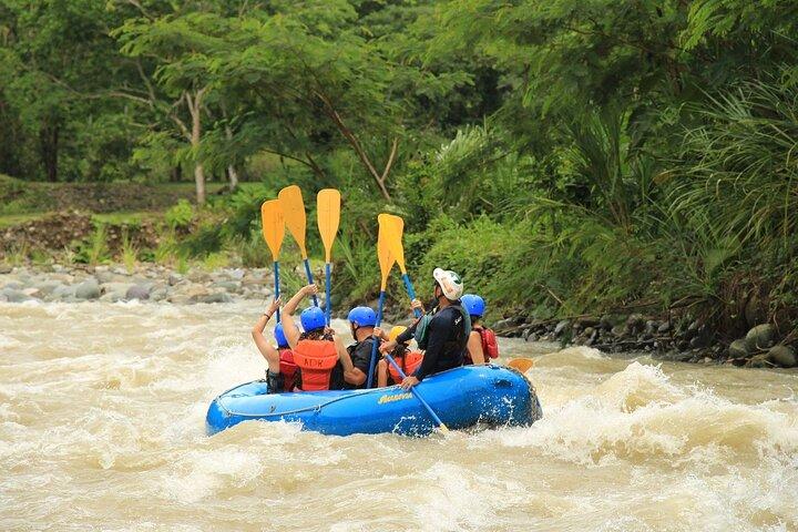 Rafting en eau vive Savegre Classe II-III plus cascade Manuel Antonio