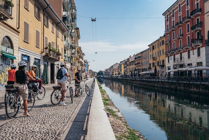 Discover Milan highlights by e-Bike in a small-group guided tour