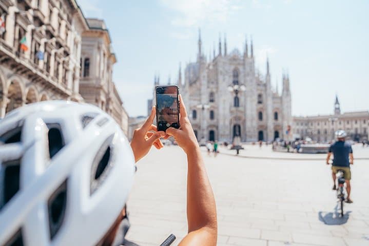 Discover Milan highlights by e-Bike in a small-group guided tour