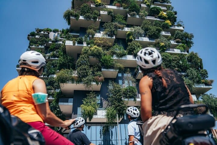 Discover Milan highlights by e-Bike in a small-group guided tour