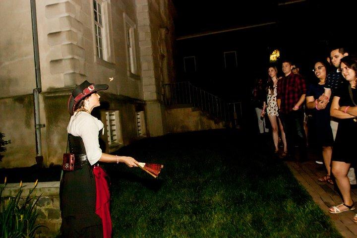 Pub Crawl: tour a piedi di alcolici e fantasmi infestati di New Orleans
