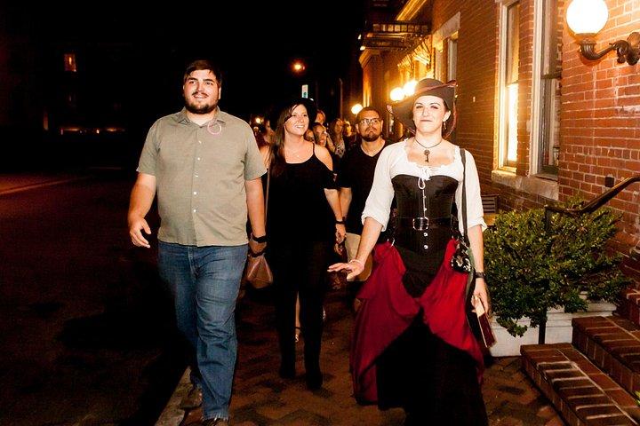 Pub Crawl : ホーンテッド・ニューオーリンズ・ブーズ・アンド・ブーズ・ゴースト・ウォーキング・ツアー