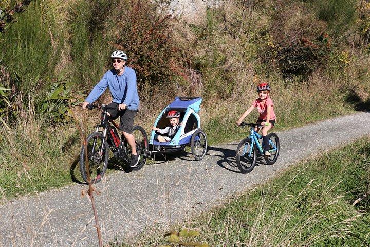 クイーンズタウンの素晴らしいトレイルをマウンテンバイクで走る