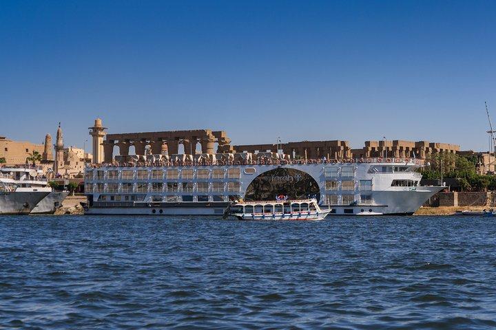 Nile Cruise Luxor till Aswan 4 nätter 5 dagar från Hurghada med privat sightseeing