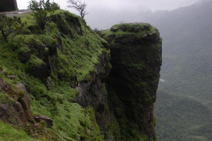 ムンバイからマテランへの日帰り旅行