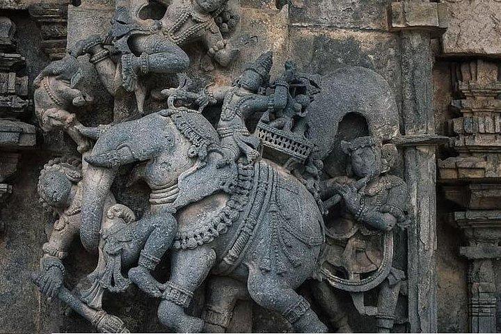 ランチとシュラヴァナベラゴラへの日帰りツアー