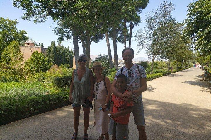 Alhambra : Private Tour for Families