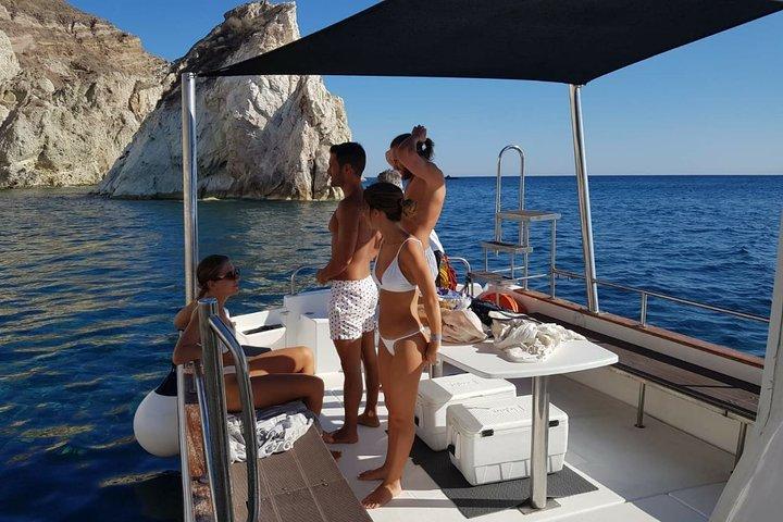 Crucero privado por Caldera y caminata al volcán