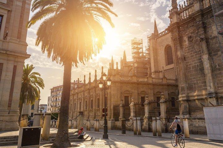 セビリア ガイド付き小グループ ウォーキング ツアー