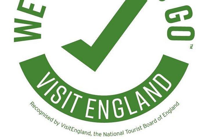 Exceptional Bath tour guide making your visit splendidly memorable.