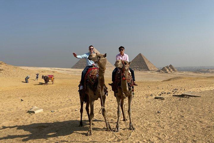 Heldagstur til Giza-pyramiderne, Saqqara, Memphis og Dahshur med frokost og kameltur