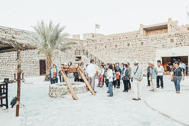 Tour privato di storia e cultura di Dubai con il Museo di Dubai, Al Shindagha e Souk