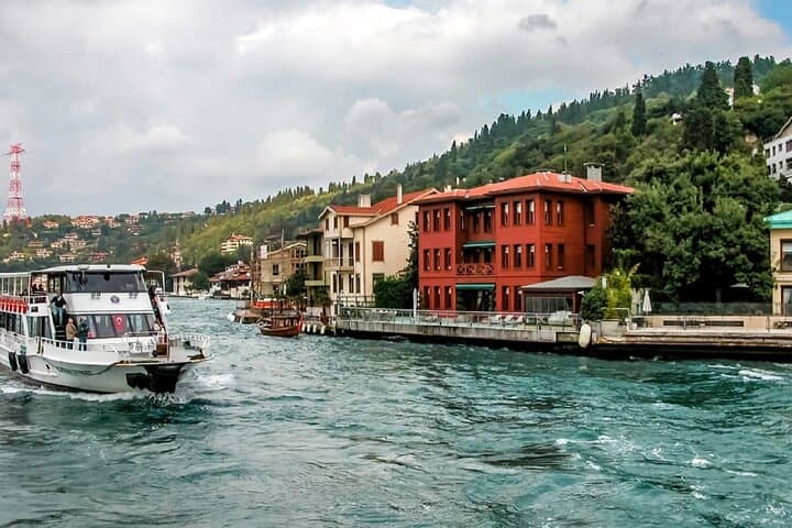 Istanbul Highlights Bosphorus Stops 1 +2 (Europe + Asia)