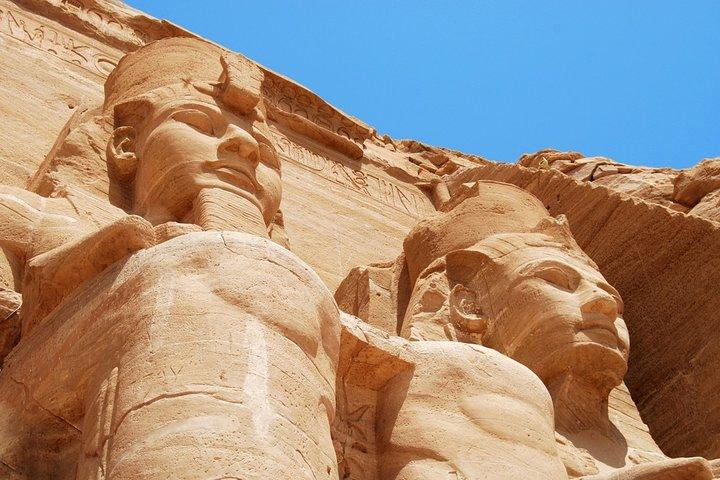 Privétour met overnachting van Luxor naar Abu Simbel