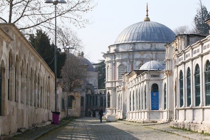 Asian Side of Istanbul: Uskudar and Kadikoy Full Day Walking Tour