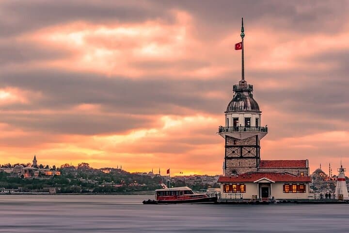 Asian Side of Istanbul: Uskudar and Kadikoy Full Day Walking Tour