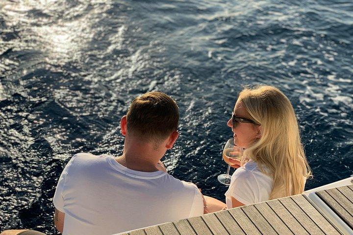 Barcelona Sailing : Leichte Snacks & Open Bar mit privater Option