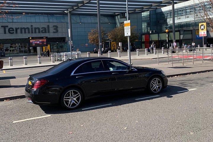 専用車運転手サービスヒースロー空港からロンドンへの送迎