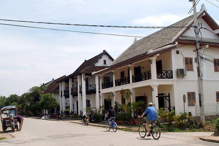 Pedalando meio dia privado sem pressa por Luang Prabang