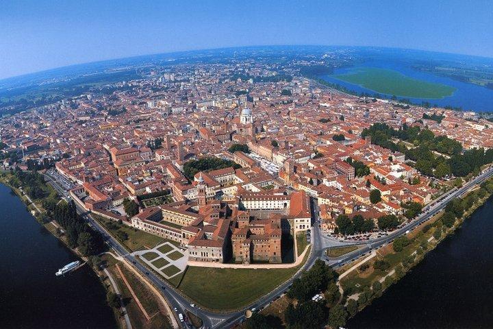 Mantua City Center Walking Tour