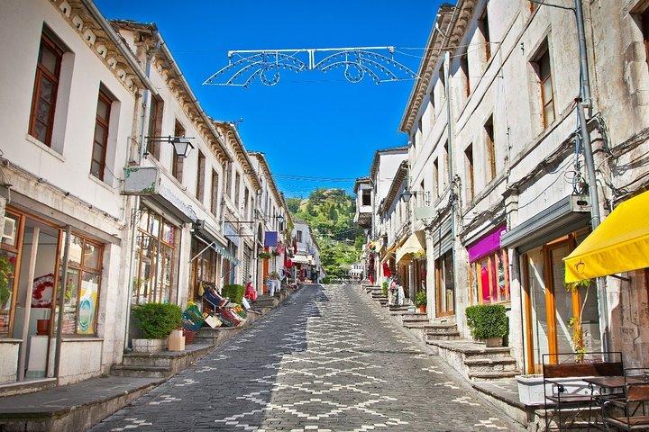 Da Tirana: tour privato di 1 giorno di Gjirokaster, Guida privata / Auto