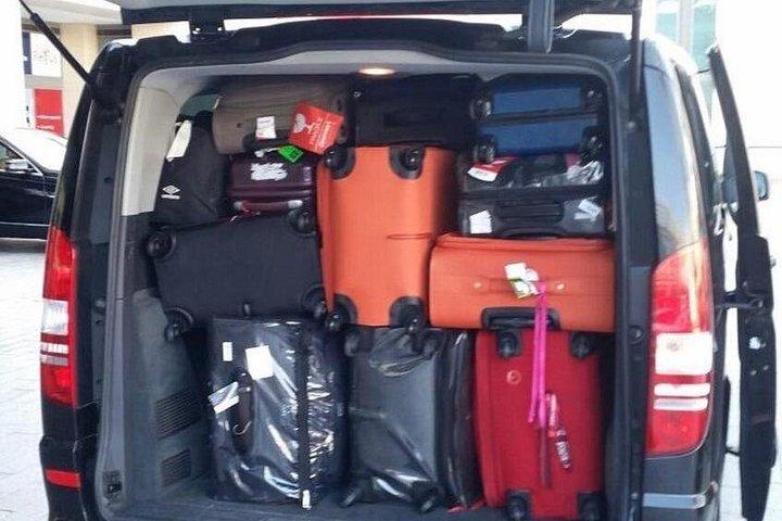バルセロナ市からバルセロナ空港への専用送迎