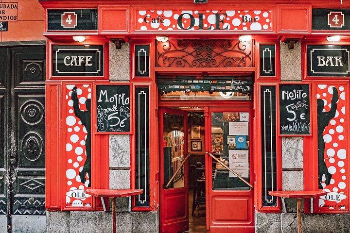 Traditionele Spaanse wijn en tapas met privé lokale gids over Madrid Food Tour