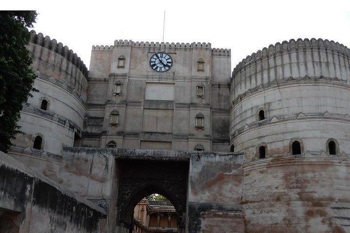 Guided Walk through Old Town Ahmedabad of Unique Pols including Private Transfer