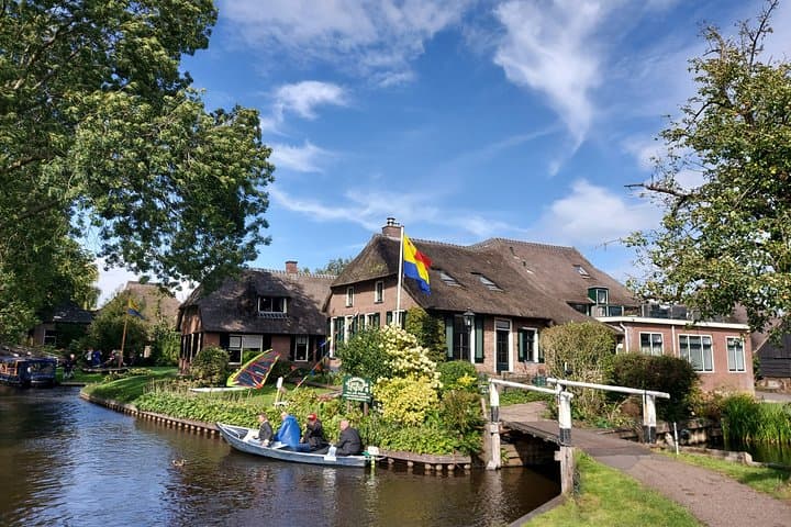 Giethoorn Small-Group Tour from Amsterdam (Max. 8 People)