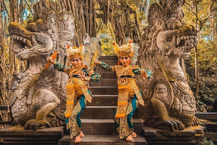 ベノア港からウブドへ：3〜4ヶ所立ち寄りのプライベートバリ海岸ツアー