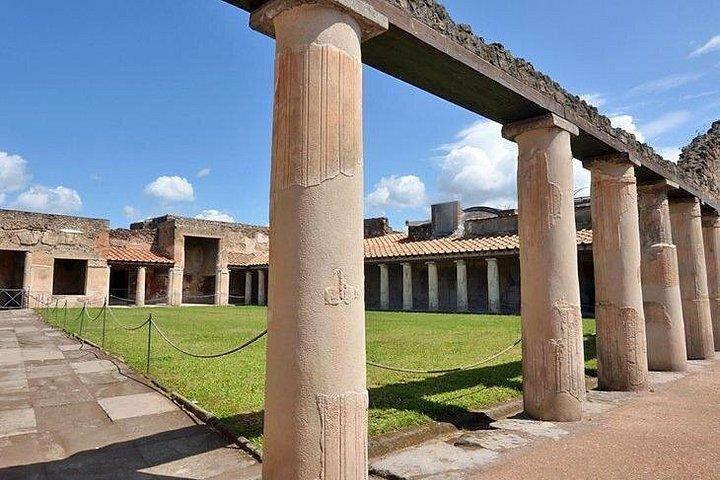 Private Tour with Official Guide through the wonders of Pompeii.