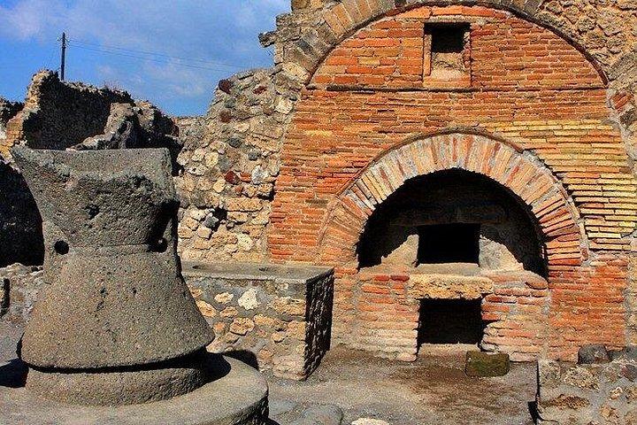 Private Tour with Official Guide through the wonders of Pompeii.