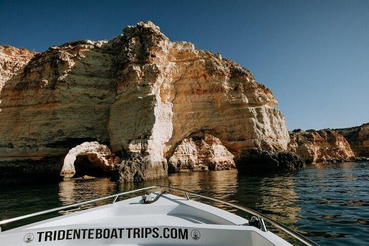 Excursion exclusive en bateau aux grottes de Benagil