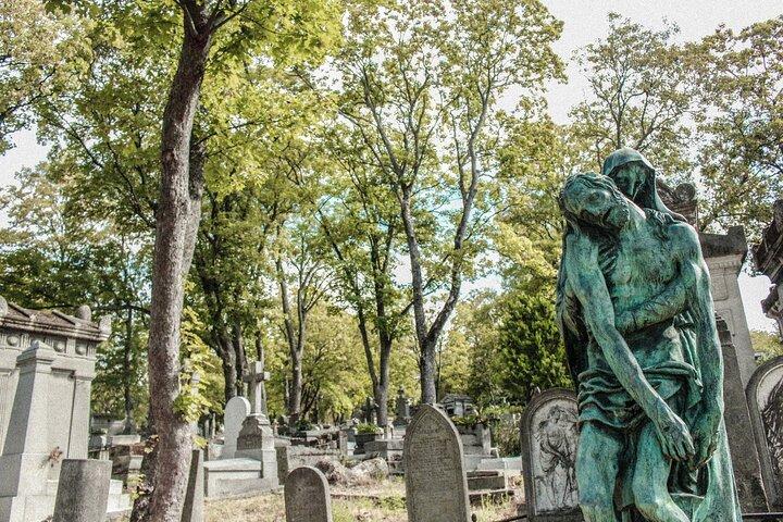 The Famous Graves of Père Lachaise - Self-Guided Audio Tour