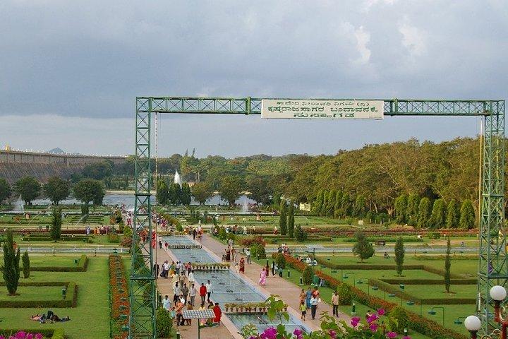 Mysore e il bel palazzo di Tipu Sultan con trasferimento privato