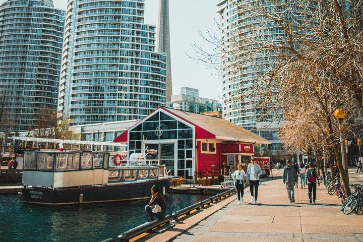 Excursion d'une journée à Toronto avec un local, personnalisé + privé