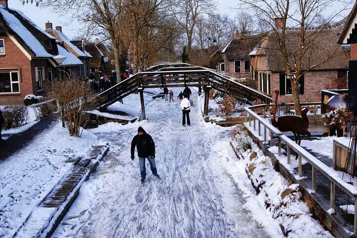 Giethoorn Small-Group Tour from Amsterdam (Max. 8 People)