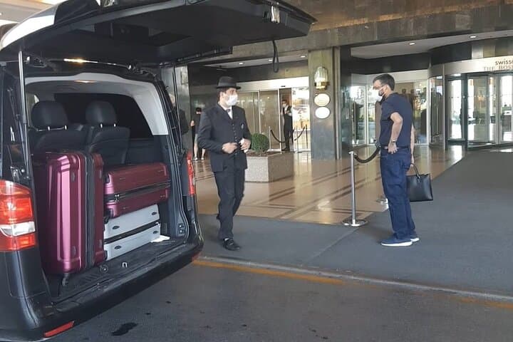 Private Istanbul Airport (IST) Arrival or Departure Transfer