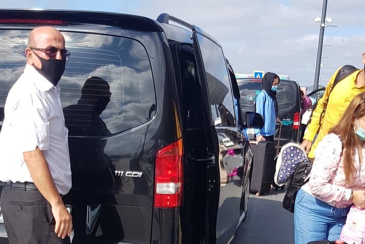 Private Istanbul Airport (IST) Arrival or Departure Transfer