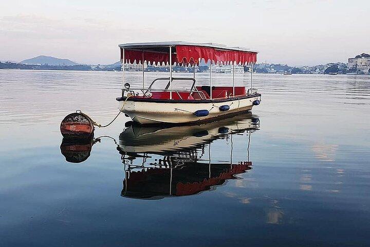 Crystal Gallery & See Pichola - Udaipur