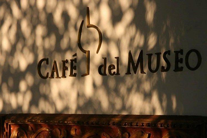 Café del Museoレストランでのランチ付きラルコ博物館への半日プライベートツアー