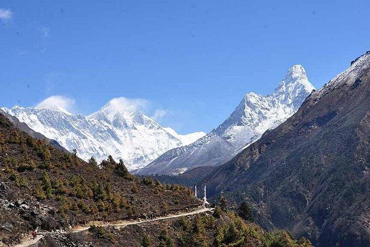 Everest High Pass Trekking