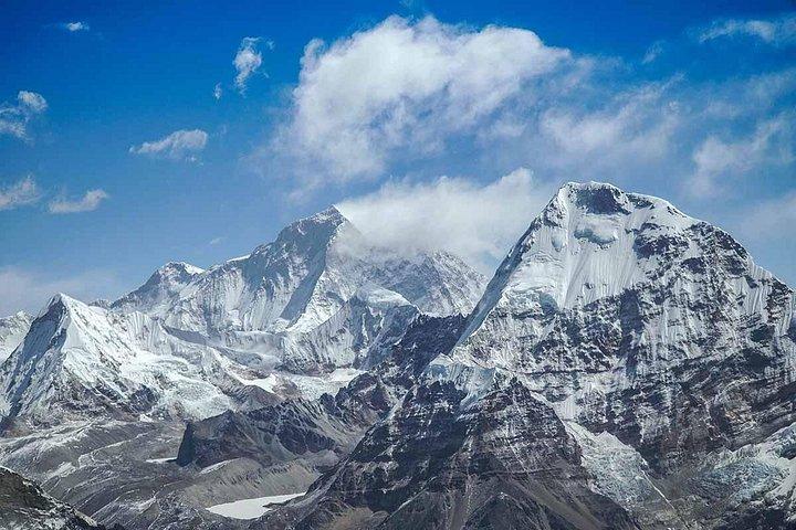 Everest High Pass Trekking