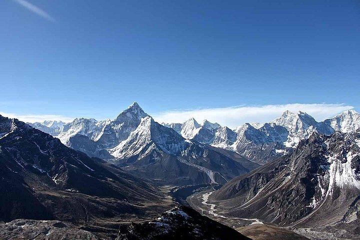 Everest High Pass Trekking
