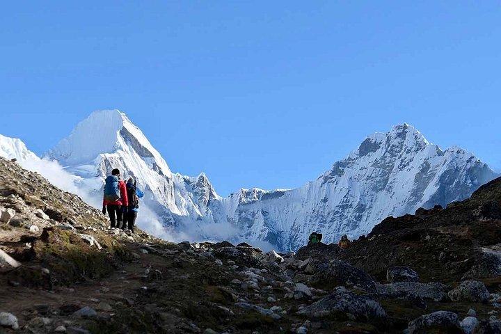 Everest High Pass Trekking