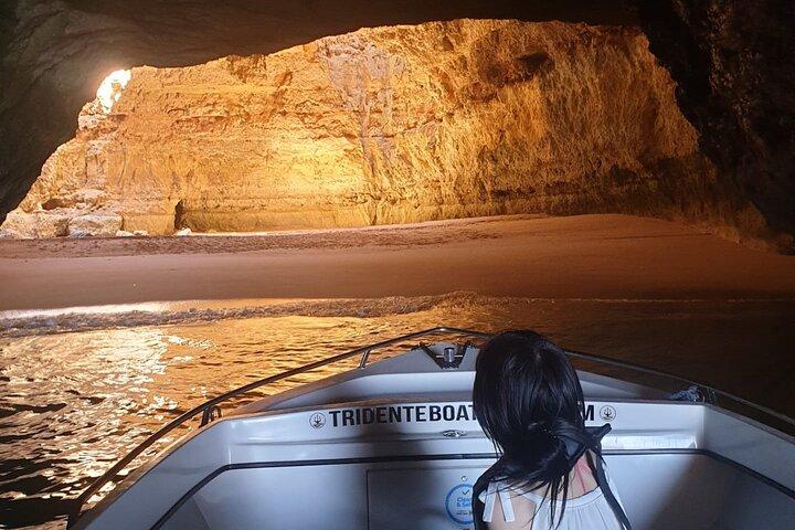 Excursion exclusive en bateau aux grottes de Benagil