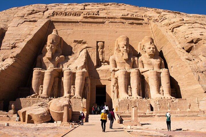 Tour zum Abu Simbel Tempel.