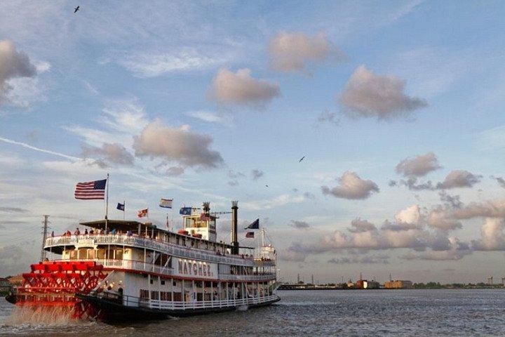 VIP Jazz Dinner Cruise with Private Tour and Open Bar Option