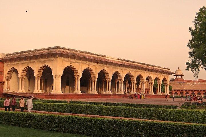 Utforska The Red Fort med privat guide