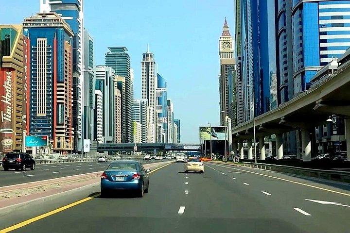 Privater Flughafentransfer vom oder zum Flughafen Dubai